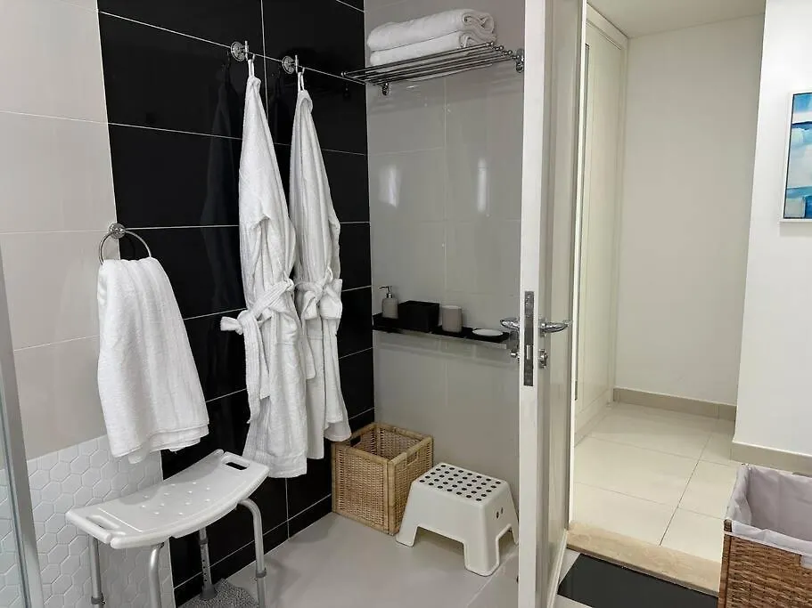 Burj Khalifa View 1Br Apartment W/ Parking Dubai