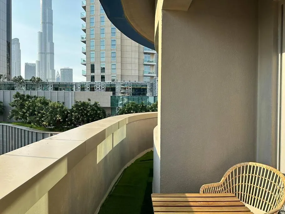 Burj Khalifa View 1Br Apartment W/ Parking Dubai